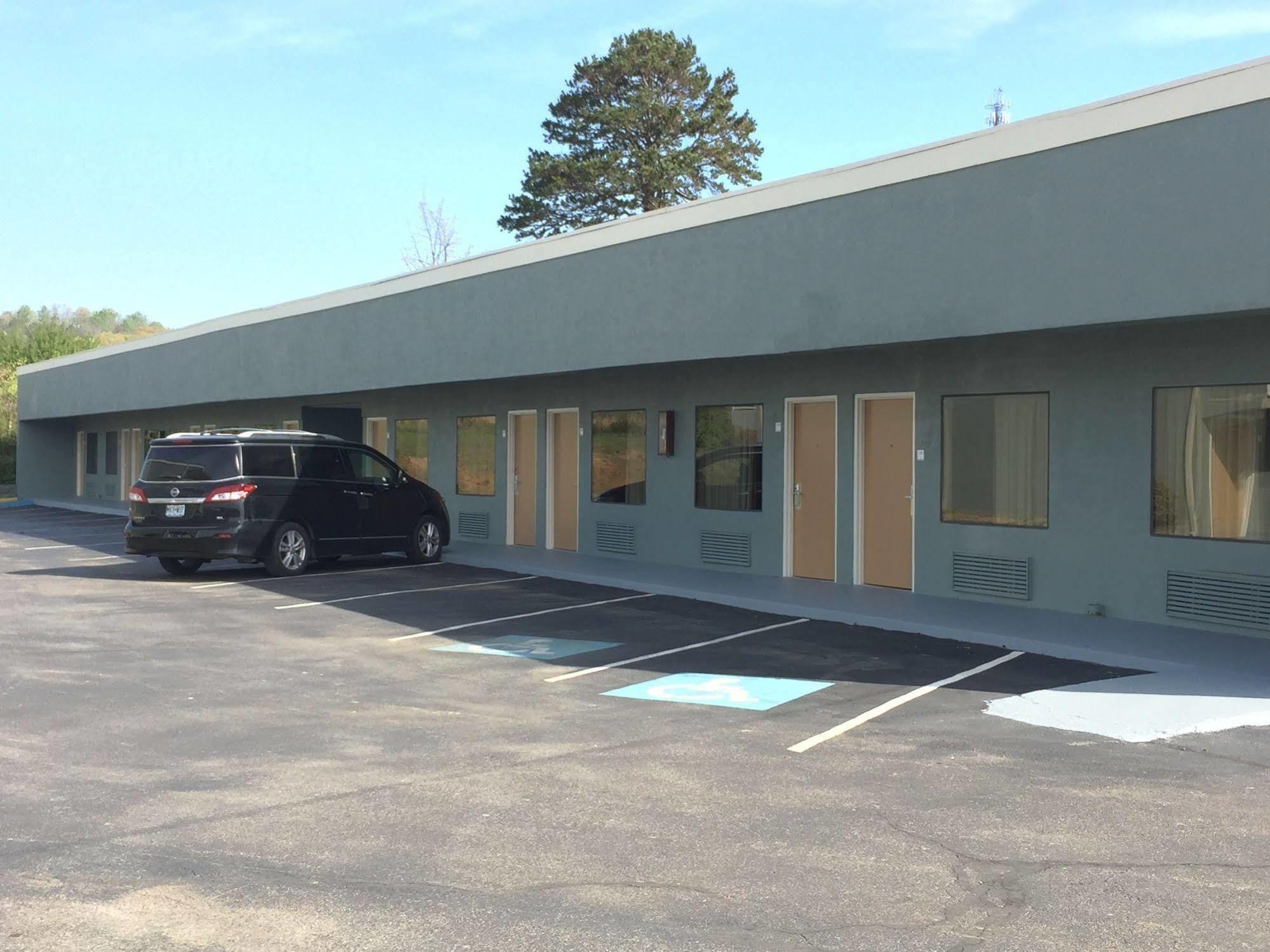 Econo Lodge White Pine Morristown I-81 & I-40 Split Eksteriør bilde